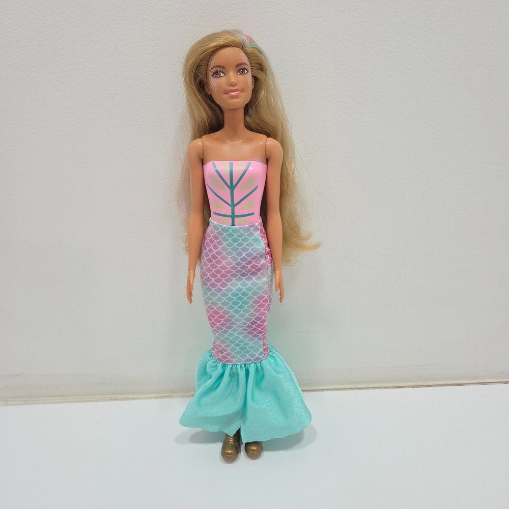 2021 Barbie Color Reveal Peel Mermaid Fantasy Doll GXV93 W/ Shoes & Tail